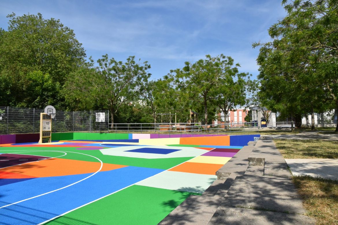 Le terrain de basket du parc Albert Camus